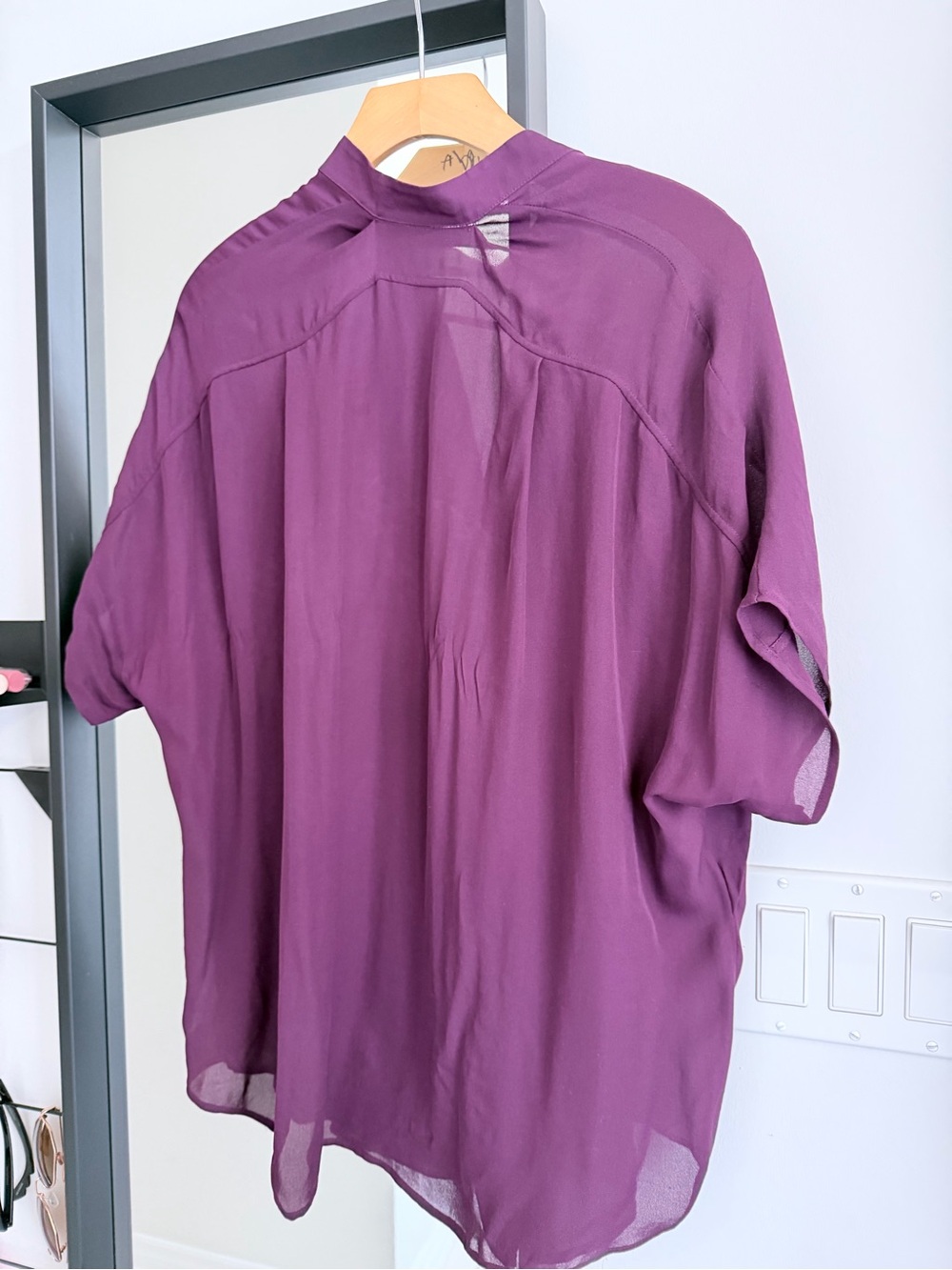 Vince 100% Silk Plum V-Neck Dolman Blouse Size M - Picture 2 of 9